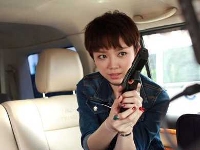 Tóc Tiên bầm dập khi thực hiện các pha hành động