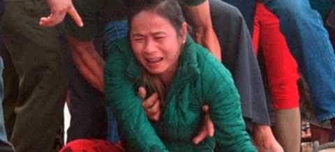 Người thân đau đớn đón thi thể ngư dân bị bắn chết ở Trường Sa