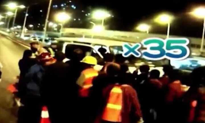 Phát khiếp với xe minivan 6 chỗ nhồi nhét 35 công nhân Trung Quốc