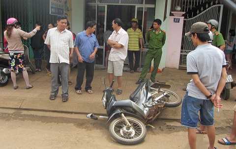 Hai tên trộm trốn thoát trước sự truy bắt của hàng trăm cảnh sát