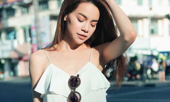 Hà Hồ khoe vẻ đẹp tinh khôi rạng rỡ trong nắng mai