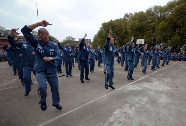 Hàng trăm tù nhân Trung Quốc nhảy Gangnam Style