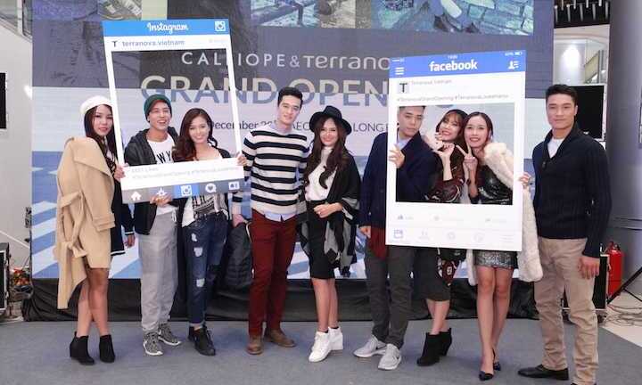 Dàn hot girl trình diễn thời trang ấn tượng ngày đầu đông