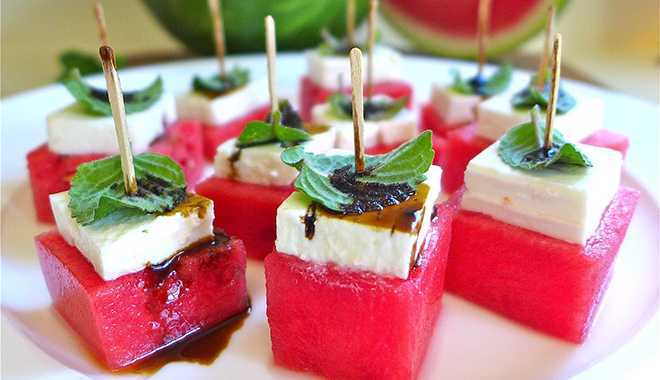 4 món salad dưa hấu dễ làm cho nàng giảm cân