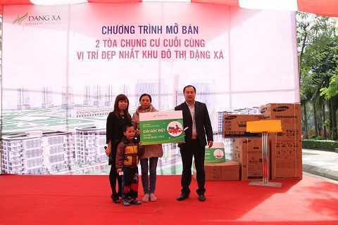 Địa ốc cuối năm: Dồn dập bung hàng, ồ ạt khuyến mại