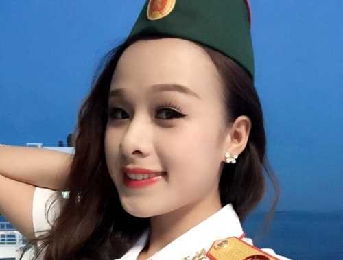 Nhan sắc MC truyền hình Quốc phòng khiến dân mạng mê mẩn