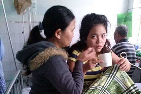 Đốt than sưởi ấm: Con 1 tuổi tử vong, bố mẹ nguy kịch