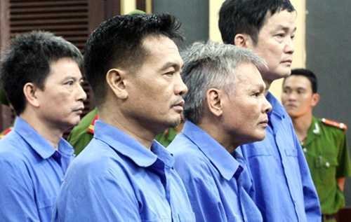 Sếp ngân hàng lĩnh 2 án tử hình và 18 năm tù