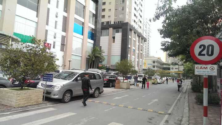 Có hay không chuyện lập bến xe chui trong lòng Hà Nội?