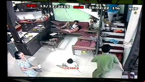 Cảnh sát nổ súng, vây ráp nghi phạm truy nã trốn chạy