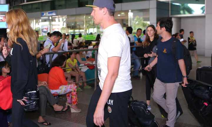 Huyền thoại DJ thế giới Tiesto được bảo vệ nghiêm ngặt khi tới Việt Nam