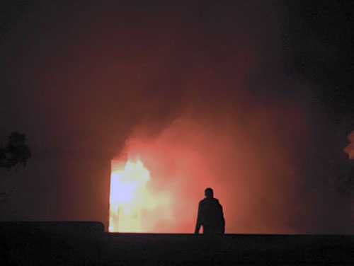 Cửa hàng xe đạp điện cháy rụi hàng trăm triệu đồng khi chủ đi vắng