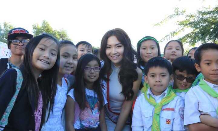 Jennifer Chung sánh đôi cùng tỷ phú người Việt giàu nhất tại Mỹ