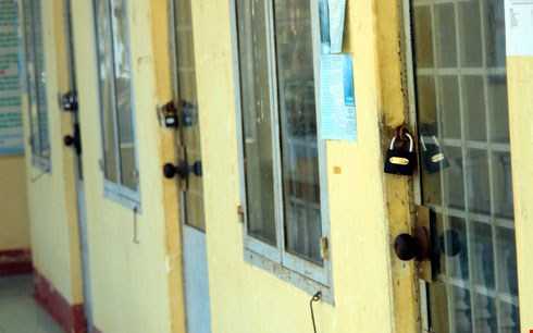 Lương không đủ sống, cả UBND xã chỉ làm việc nửa ngày