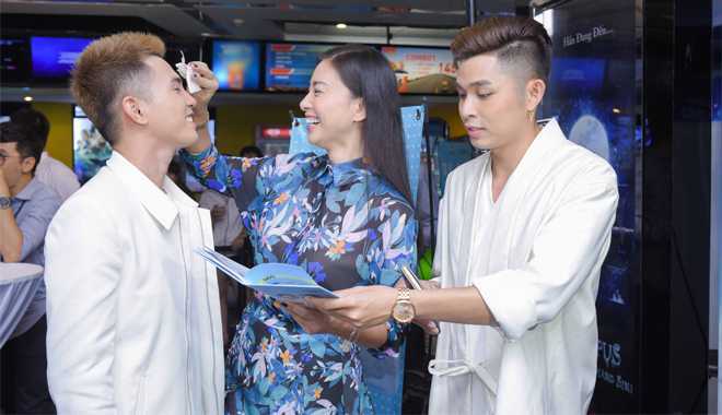 Ngô Thanh Vân lau mồ hôi cho học trò trong ngày ra mắt MV mới