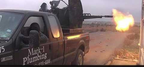 Xe bán tải lọt vào tay IS đầy bí ẩn, thợ ống nước chịu vạ lây