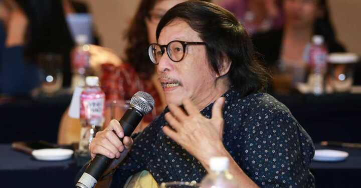 Nhà thơ Đỗ Trung Quân: 'Sống chậm lại một chút, để đời thêm thú vị'