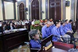 Video: Xét xử 18 người tham nhũng tại ngân hàng Agribank