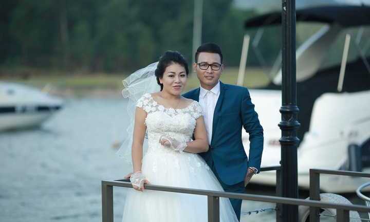 Anh Thơ kết hợp với Linh Nguyễn trong album 'Đường tình đôi ngả'