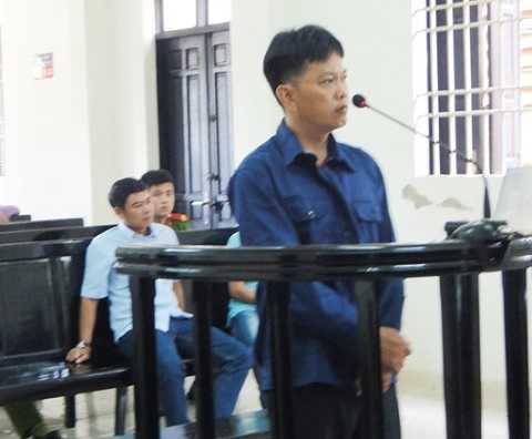 Châm ngòi khiến CSGT rút súng bắn nhau, lãnh án 3 năm tù