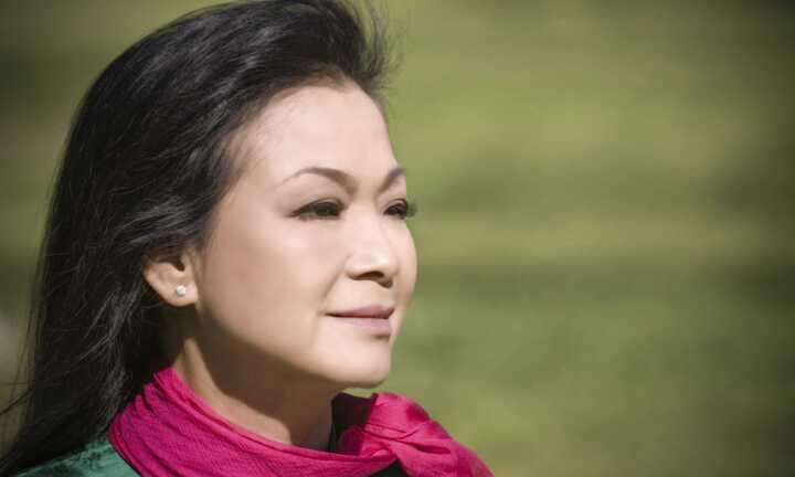 Khánh Ly trở về Việt Nam với liveshow 'Cúi xuống thật gần'