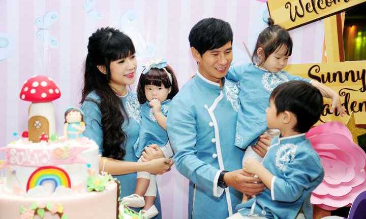 Thôi nôi 'hoành tráng' không thua đám cưới của con gái Lý Hải