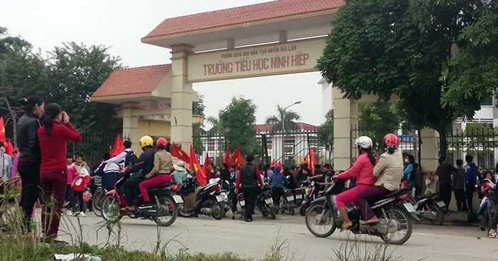 2.300 học sinh nghỉ học đi phản đối xây trung tâm thương mại: Thông tin mới nhất
