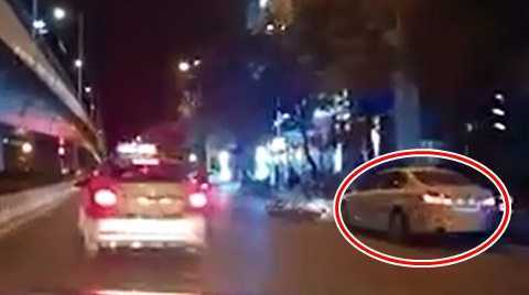 Video: Xe BMW rồ ga lao như bay sau khi đâm văng xe máy ở Hà Nội