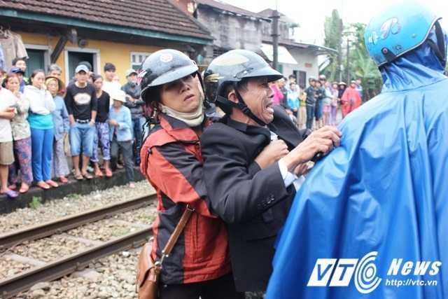 Không xin được việc làm, nam thanh niên lao vào tàu hỏa tự tử