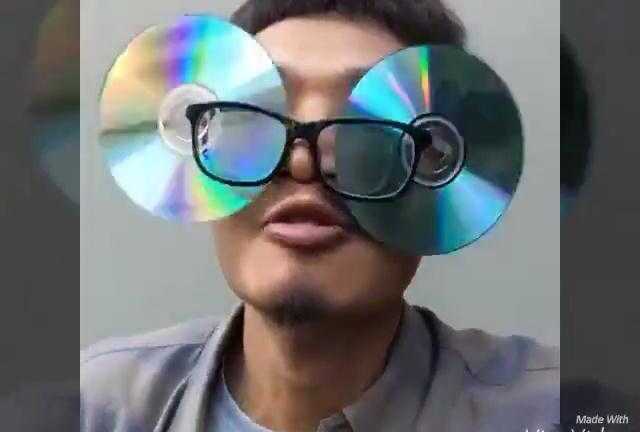 Clip: ‘Siêu nhân’ đeo kính sành điệu phiên bản lỗi