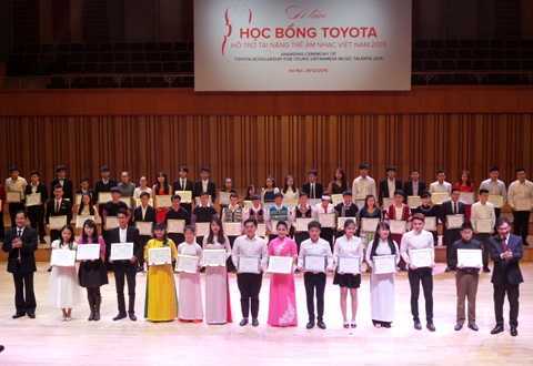 Toyota tiếp tục trao học bổng hỗ trợ tài năng trẻ âm nhạc Việt Nam