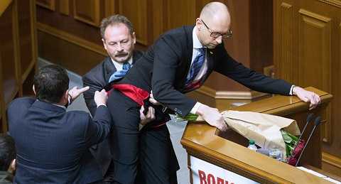 Những tình huống 'dở khóc dở cười' trong làng chính trị thế giới năm 2015