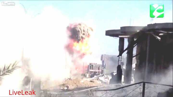 Clip: Tăng Abrams bắn tan xe bom cảm tử IS