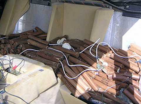 Bắt vụ vận chuyển thuốc nổ lớn, thu giữ 1 khẩu súng