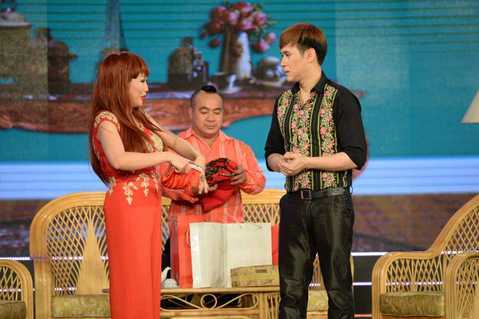 Nguyên Vũ vì tiền mà đi làm 'trai bao'