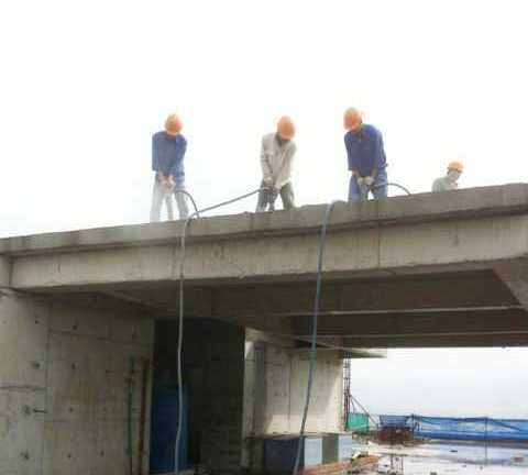 Mỗi ngày phá dỡ 10-15m2, tòa nhà 8B Lê Trực lại nhận lệnh cưỡng chế