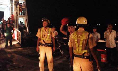 'Ngáo đá' nhục mạ, rút dao tấn công CSGT