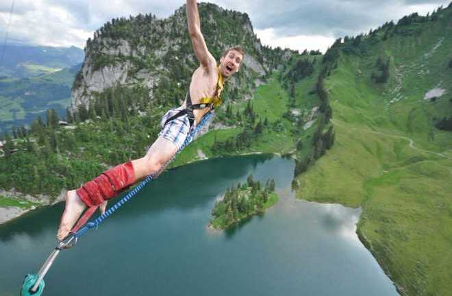 20 việc bạn trẻ nên làm trước tuổi 40