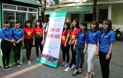 Sinh viên 'nuôi heo đất' giúp tàu cá bị tàu sắt Trung Quốc đâm chìm