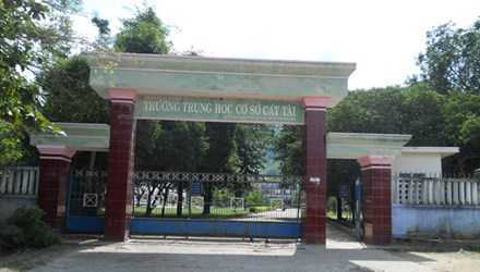 Xác minh vụ thầy giáo bắt học sinh nằm ngửa, đổ nước vào miệng