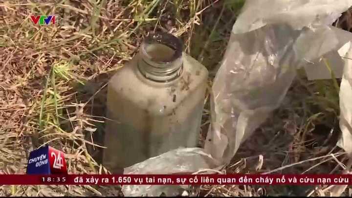 Clip: Lại bắt quả tang người Việt 'giết' nhau bằng tưới nhớt lên rau