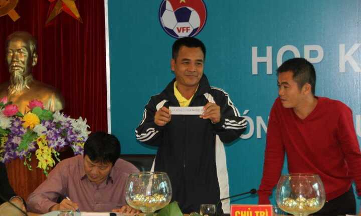 HLV Minh Đức 'đá xoáy' BTC U21 Quốc tế