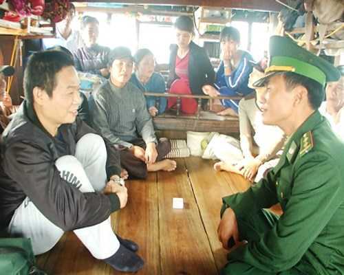 Ngư dân Quảng Bình cứu sống người Trung Quốc gặp nạn trên biển