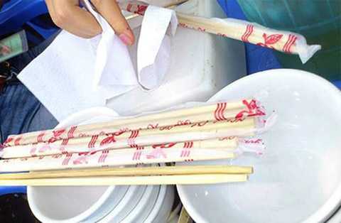 Kết quả kiểm tra 10 mẫu đũa dùng 1 lần có chất tẩy trắng?