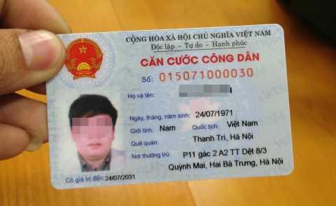 Những công dân đầu tiên nhận thẻ căn cước ở Hà Nội