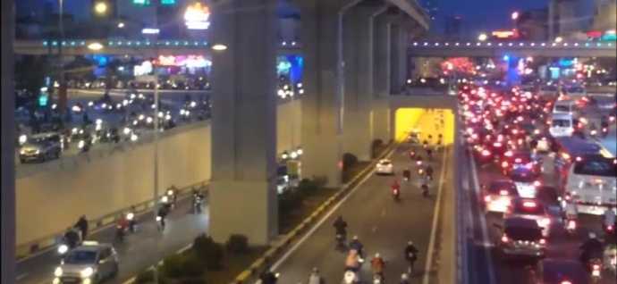 Thông xe 2 hầm chui hiện đại, ngã tư lớn nhất thủ đô vẫn tắc