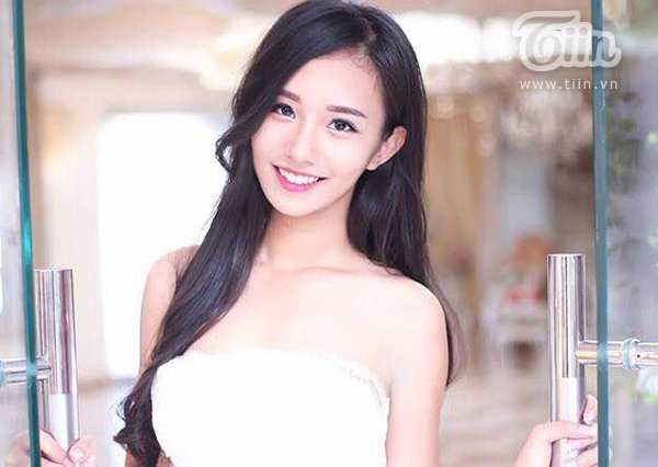 Hot girl Hà thành dáng chuẩn như siêu mẫu