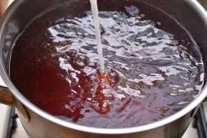 Clip: Sản xuất siro bằng hóa chất lạ ở TP.HCM