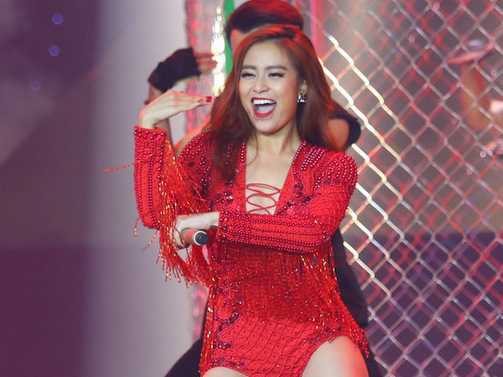 Chiêu trò giúp Hoàng Thùy Linh khuynh đảo sân khấu The Remix
