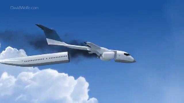 Clip: Máy bay tự tách rời cabin trong trường hợp khẩn cấp